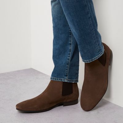 Medium brown suede Chelsea boots